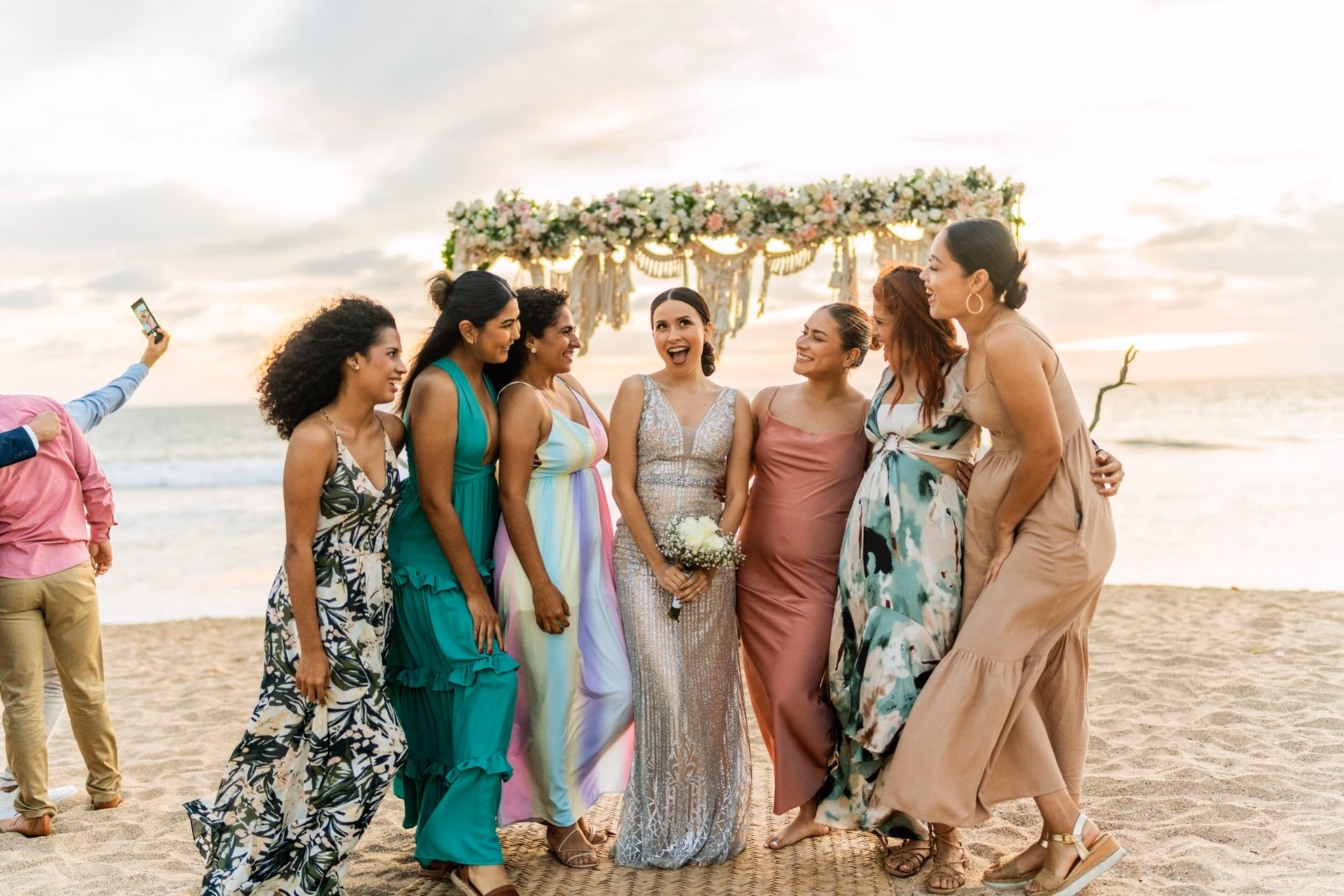 Wat is de dresscode voor een strandbruiloft?