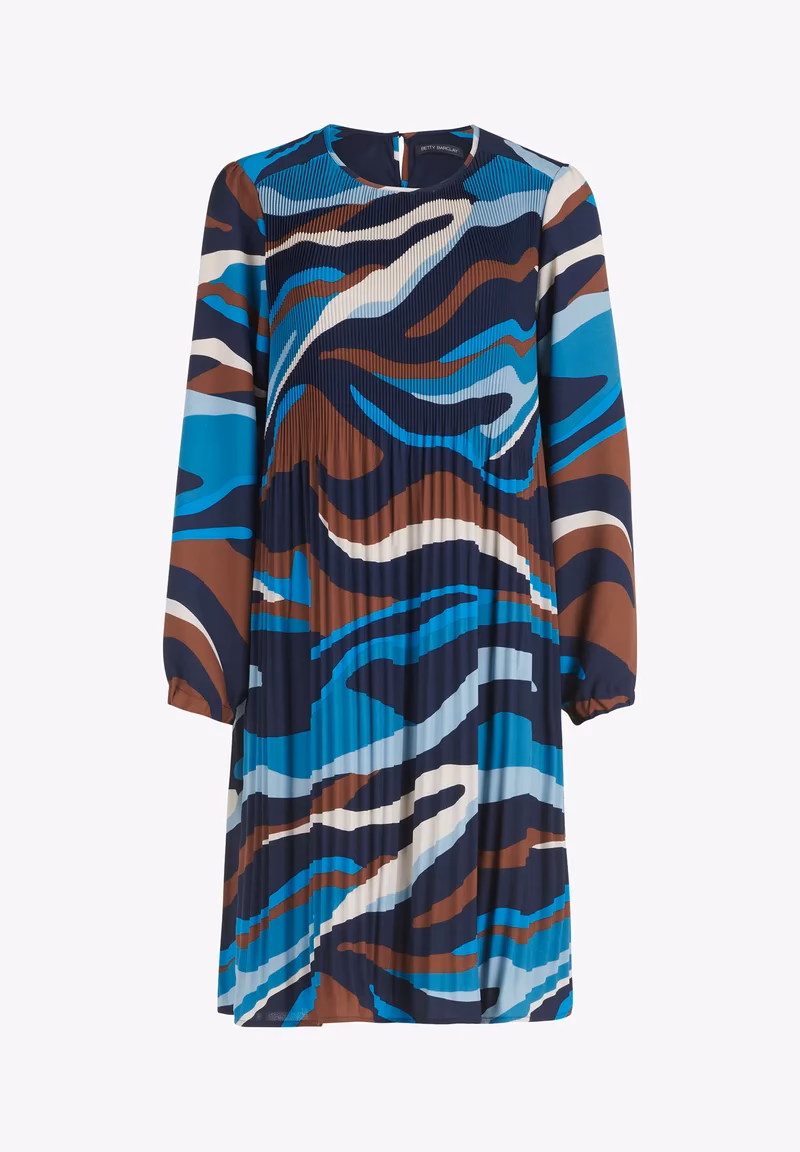 Welke kleur schoenen bij petrol jurk?