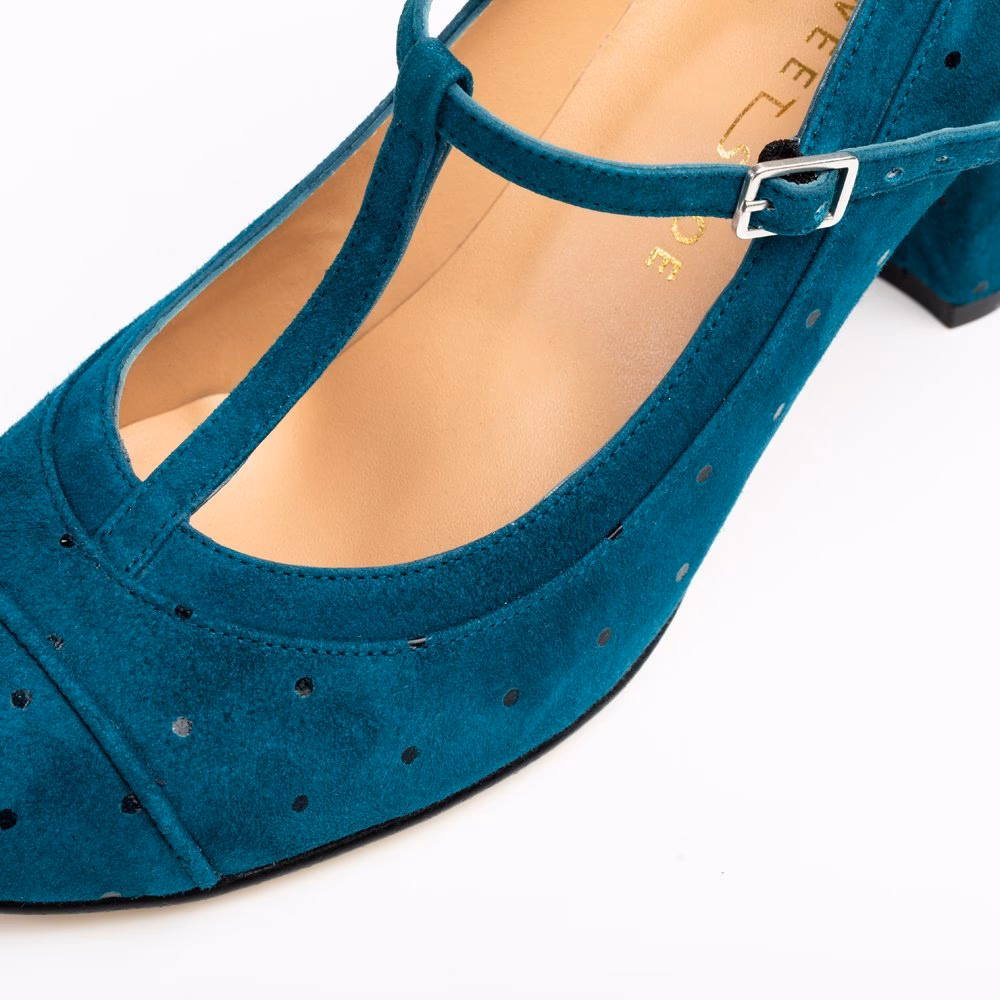 Is het oké om blauwe schoenen te dragen?