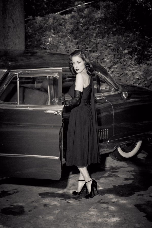 How long does Dita Von Teese take to deliver?