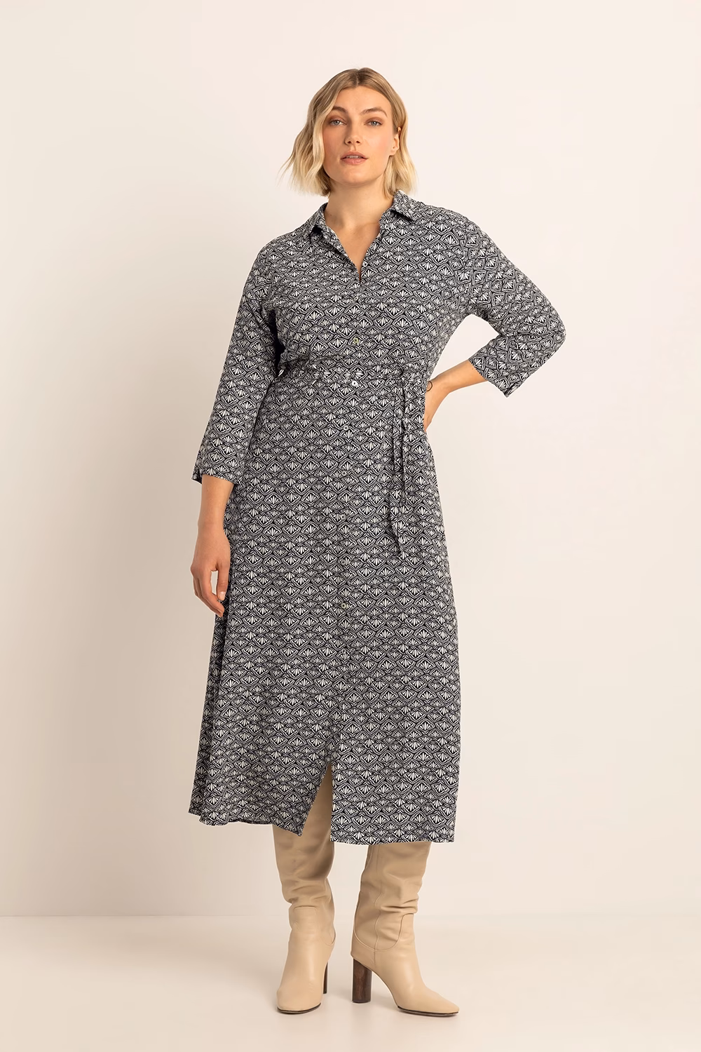 Wat is maat 40 in een damesjurk?