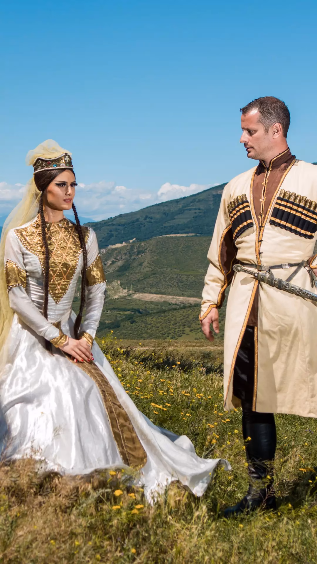 What are the traditional clothes of the géorgy?