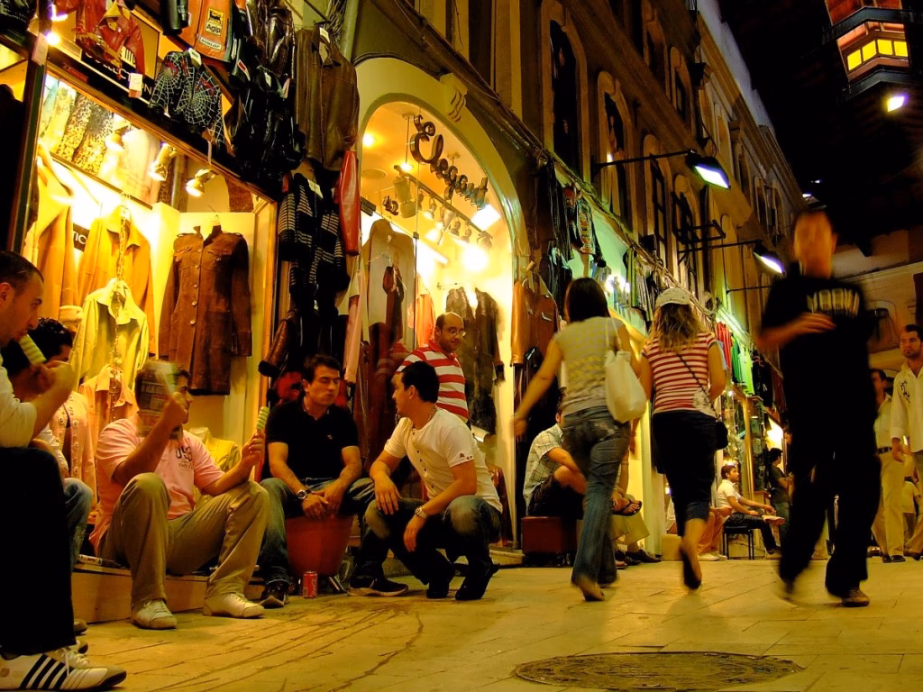 Is Istanbul a good place to buy vintage clothing?