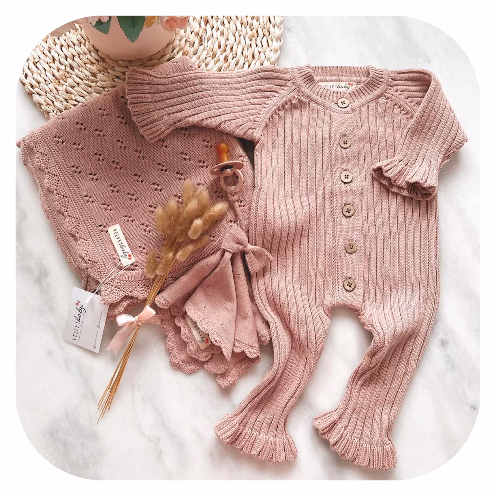 Which Dutch costumes fit American Girl dolls?