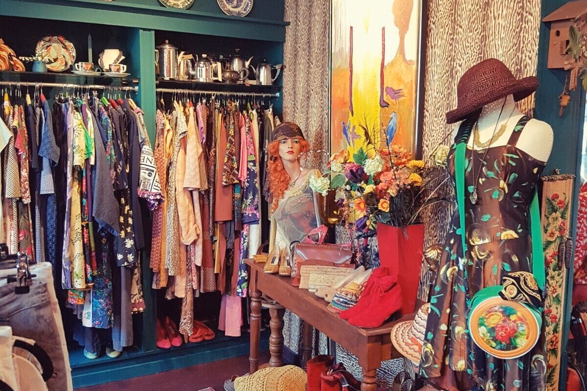 Waar kan ik kleding inleveren in Almelo?