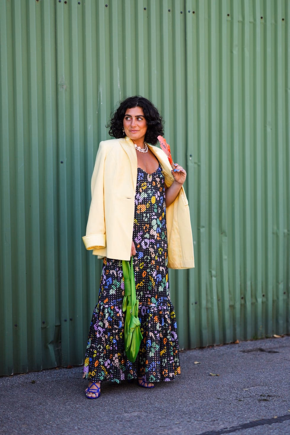 Wat voor jas draag je over een lange jurk?