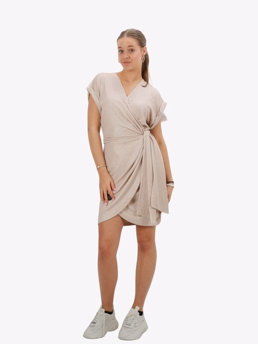 Hoe valt JOSH V qua maat?