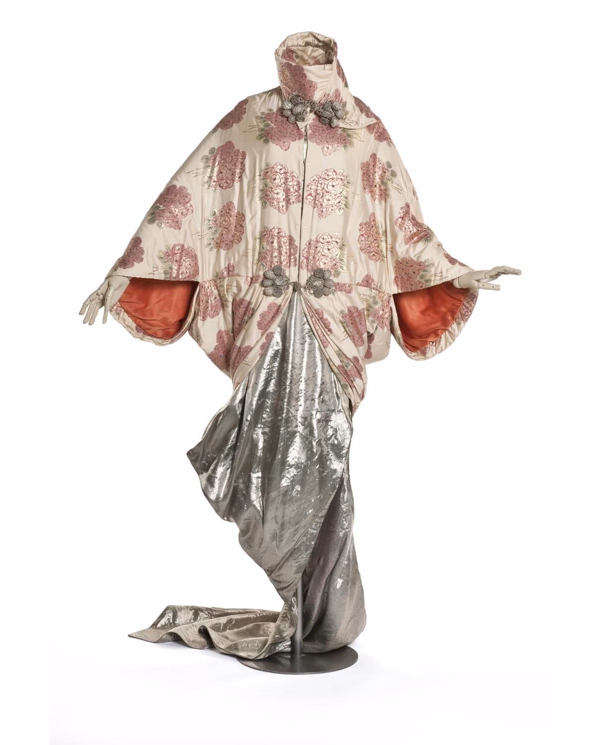 Why did Poiret lose his fashion company?