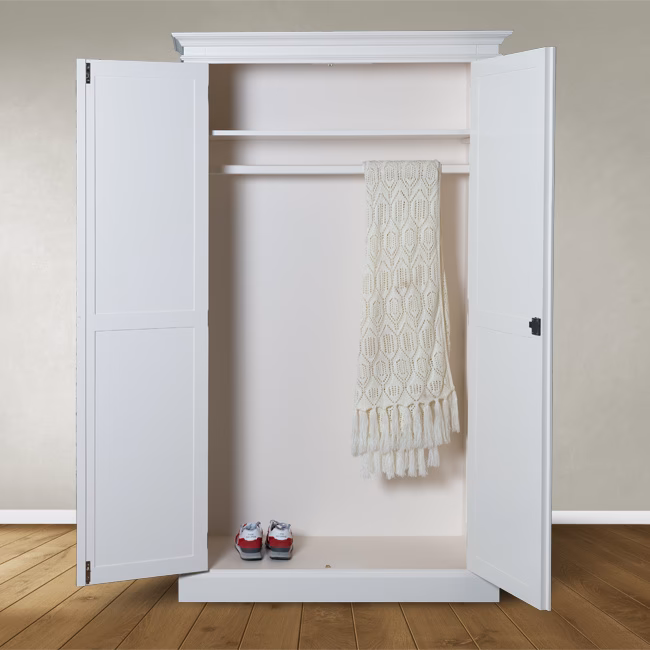 Wat is de breedte van een kledingkast?