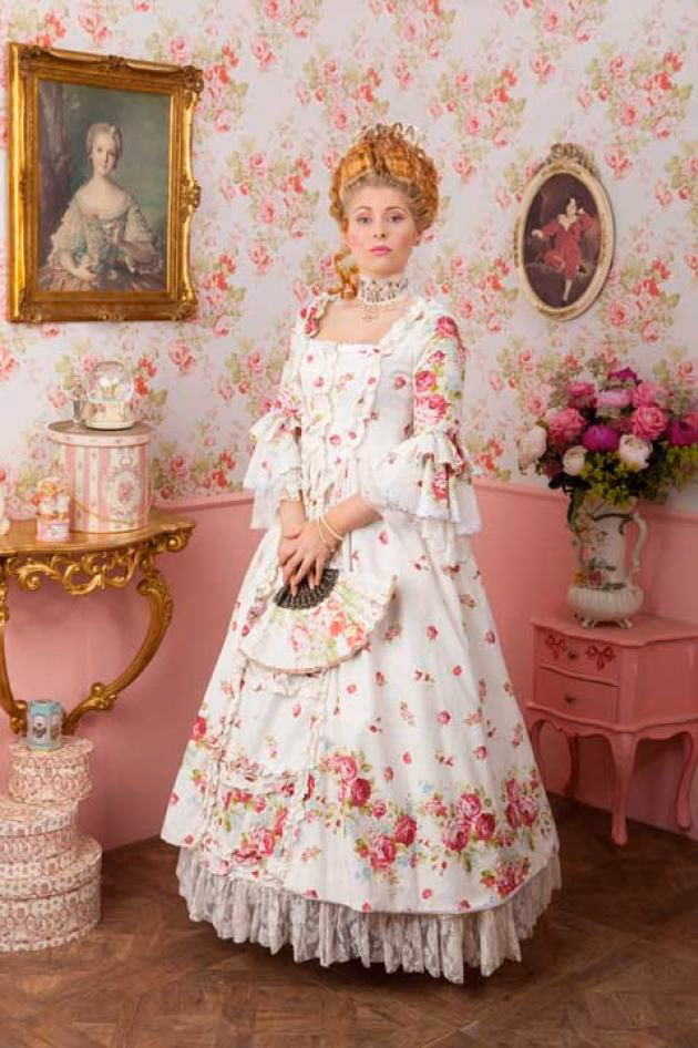 Did Marie Antoinette have a stylist?