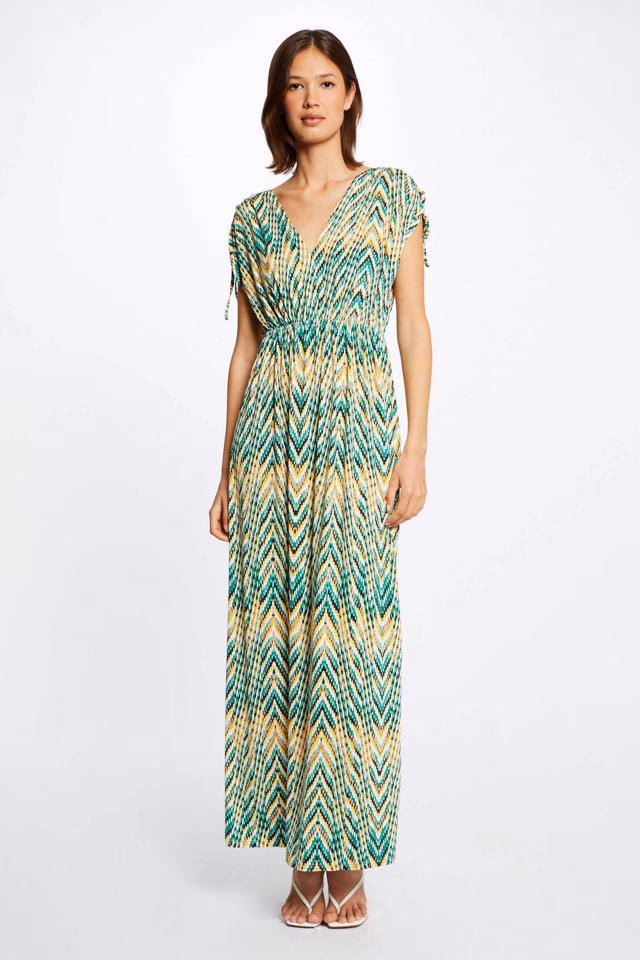 Welke kleur nagels bij groene jurk?