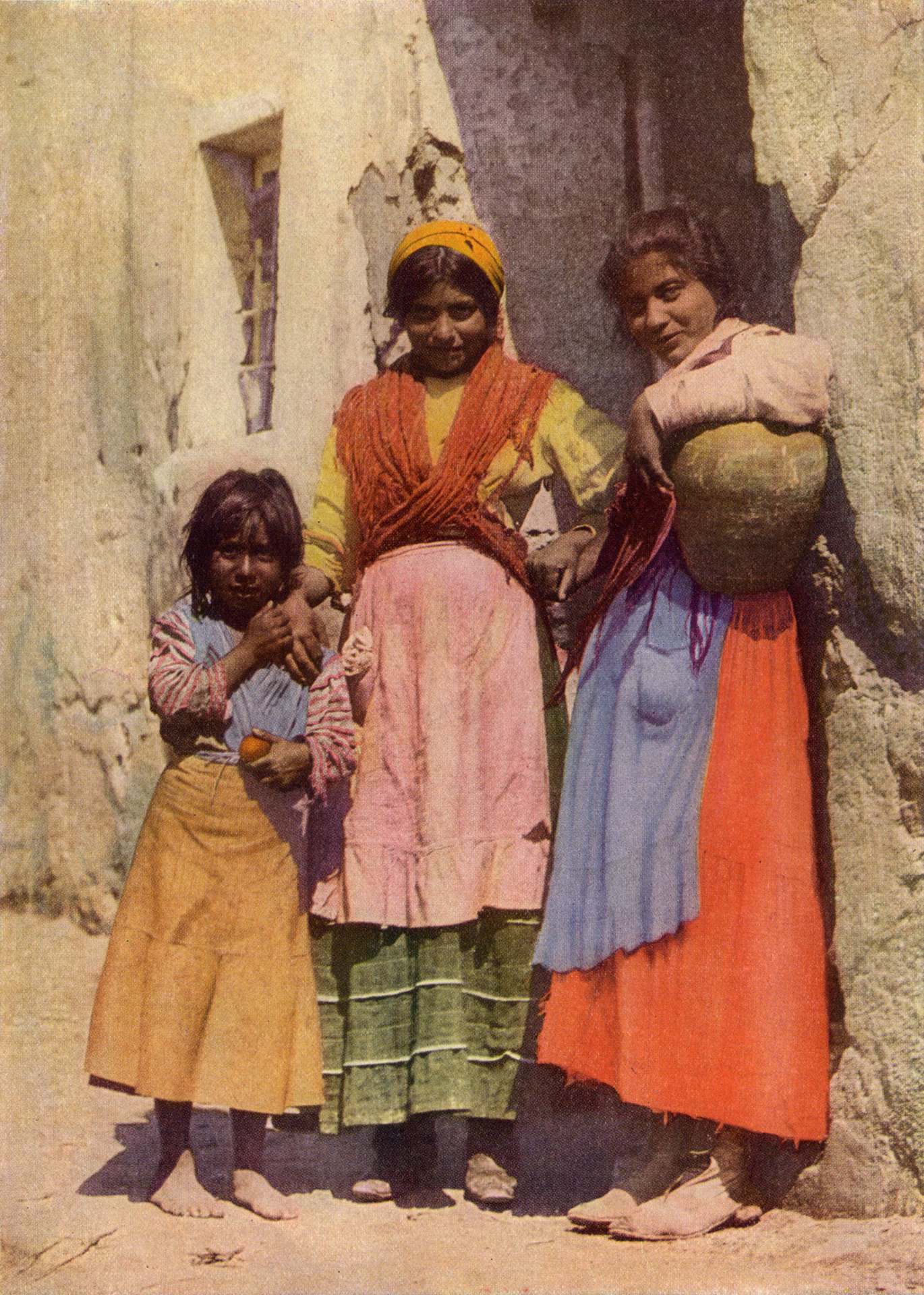 What is Romani dress?