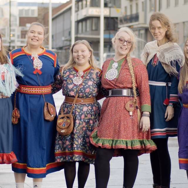What is Sámi clothing?