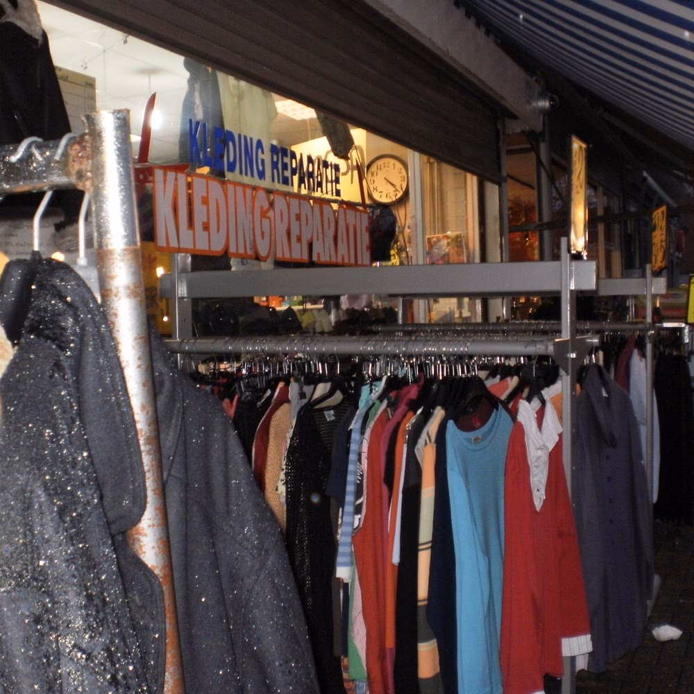 Hoeveel vragen voor tweedehands kleding?