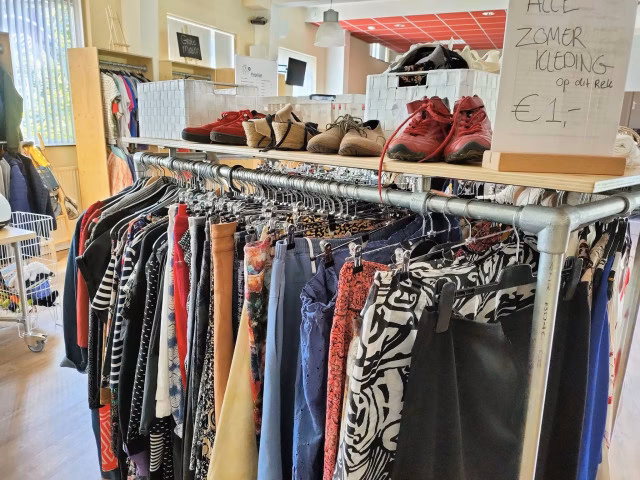 Wat gebeurt er met kleding in het Leger des Heils?