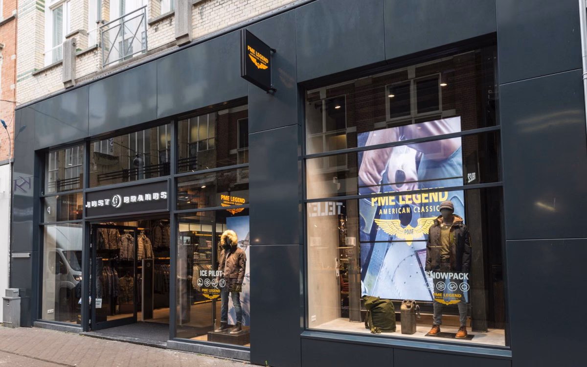 Wie is de eigenaar van Roermond outlet?