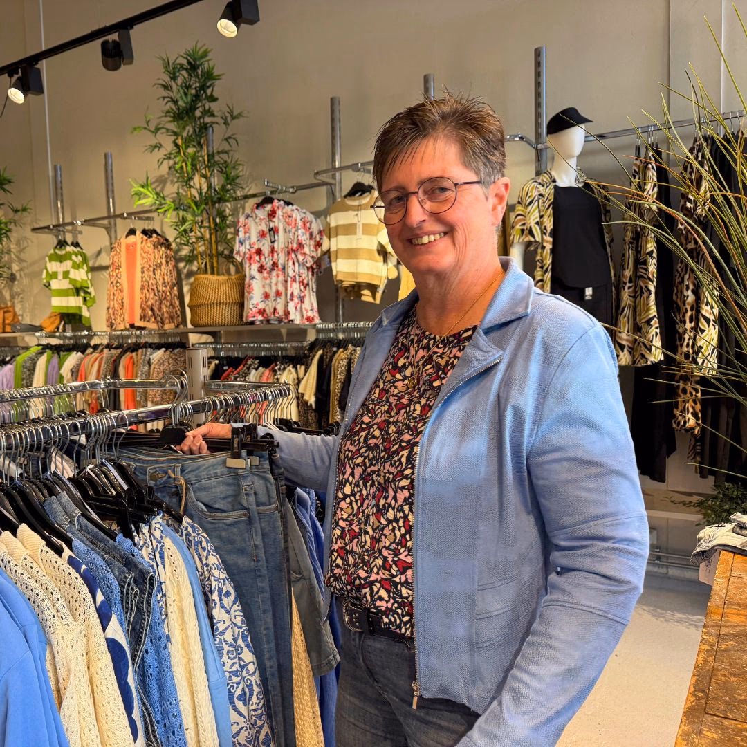 Wat zijn de openingstijden van de kledingbank in Wolvega?