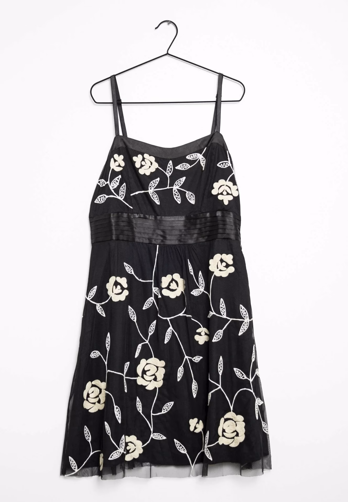 Welke kleur schoenen bij een witte jurk?